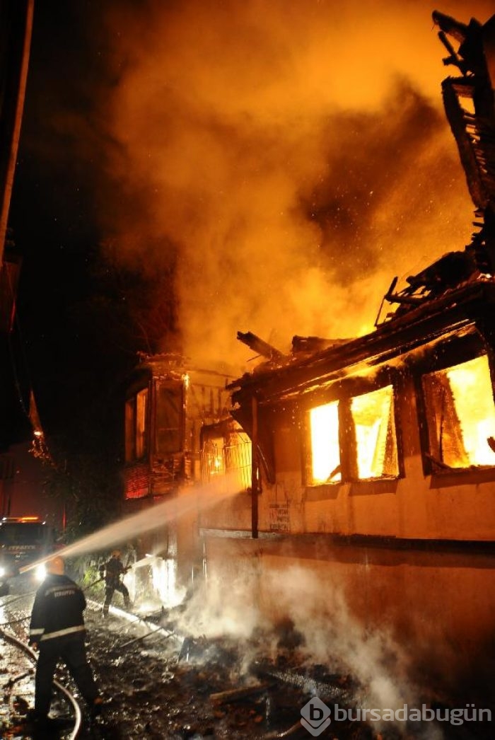 Bursa'da gece yarısı korkutan yangın!