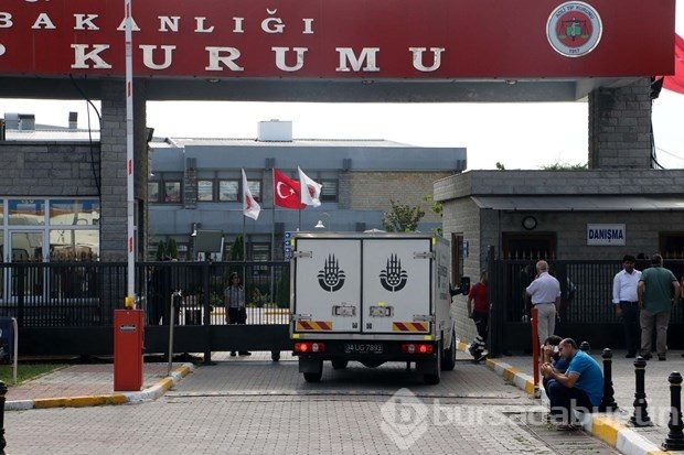 Adli tıp önünde en acı bekleyiş