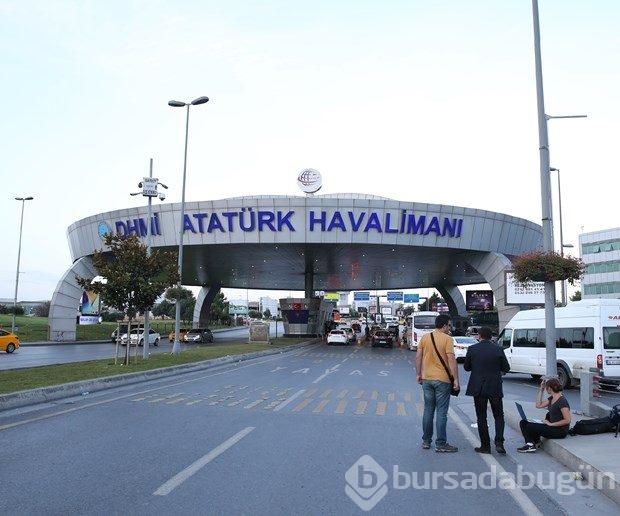 Atatürk Havalimanı uçuşlara yeniden açıldı