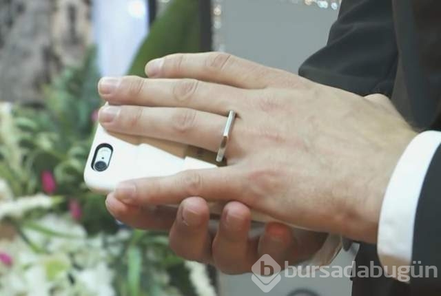 iPhone ile evlendi