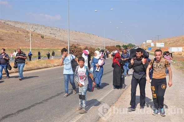 Büyük hareketlilik! Suriye'ye gitmek için yollara döküldüler