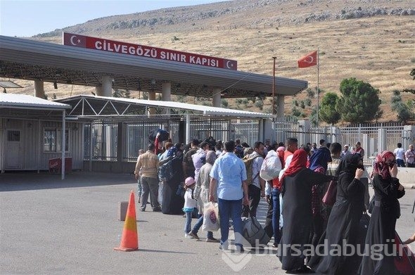 Büyük hareketlilik! Suriye'ye gitmek için yollara döküldüler