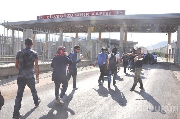 Büyük hareketlilik! Suriye'ye gitmek için yollara döküldüler