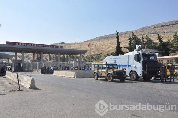 Büyük hareketlilik! Suriye'ye gitmek için yollara döküldüler