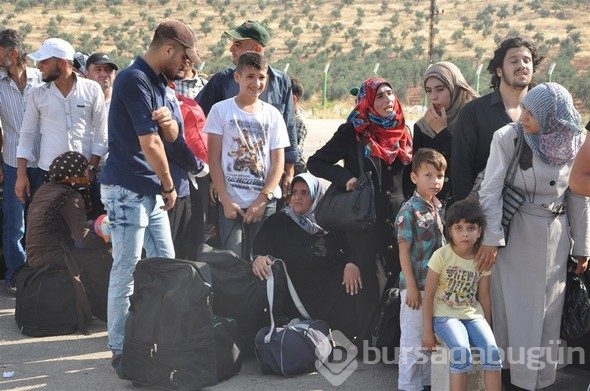 Büyük hareketlilik! Suriye'ye gitmek için yollara döküldüler