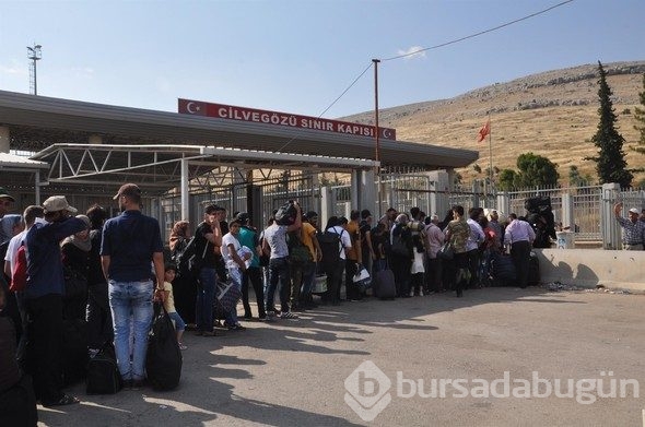 Büyük hareketlilik! Suriye'ye gitmek için yollara döküldüler