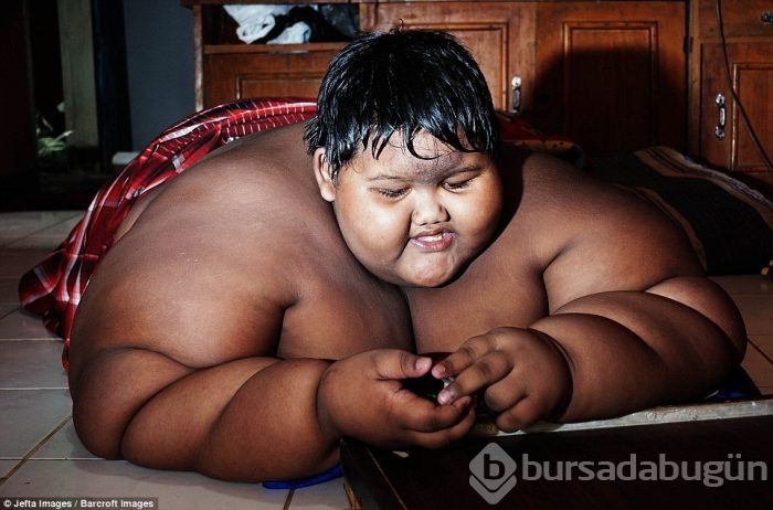 Dünyanın en şişman çocuğu daha 10 yaşında ve 192 kilo... 