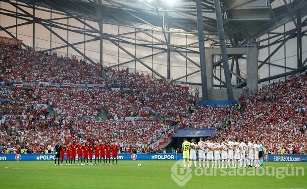 EURO 2016'da Türkiye için saygı duruşu yapıldı