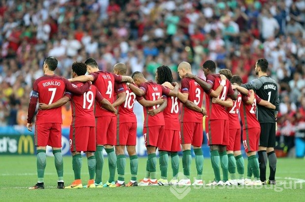 EURO 2016'da Türkiye için saygı duruşu yapıldı