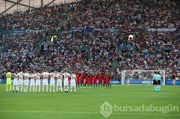 EURO 2016'da Türkiye için saygı duruşu yapıldı