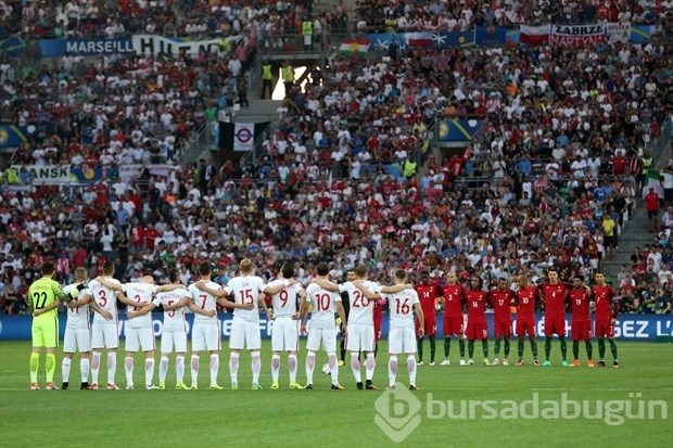 EURO 2016'da Türkiye için saygı duruşu yapıldı