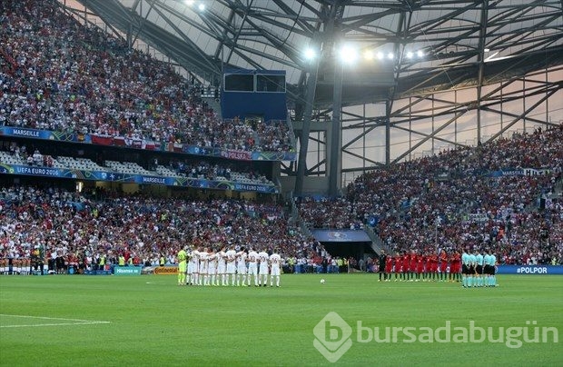 EURO 2016'da Türkiye için saygı duruşu yapıldı