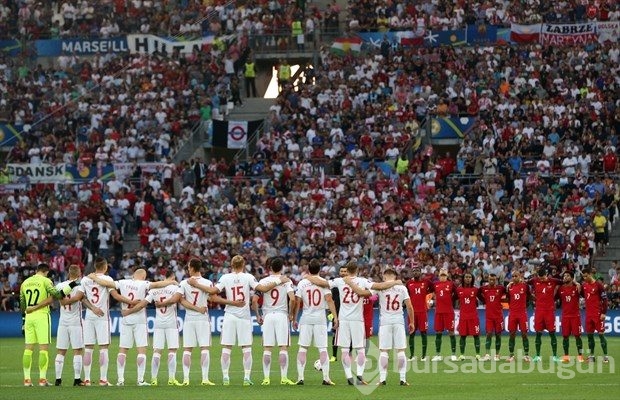 EURO 2016'da Türkiye için saygı duruşu yapıldı