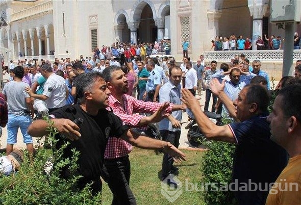 Cuma namazında 'canlı bomba' paniği...Linç etmek istediler