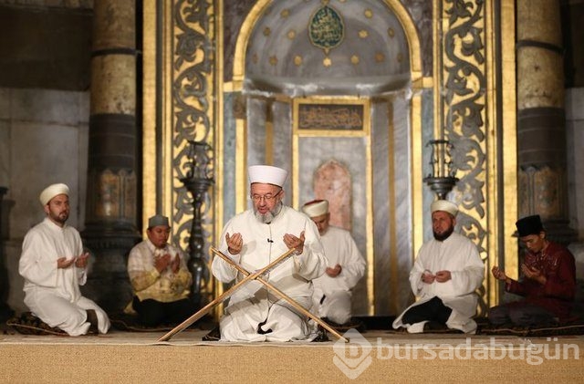 Ayasofya'da 85 yıl sonra sabah ezanı
