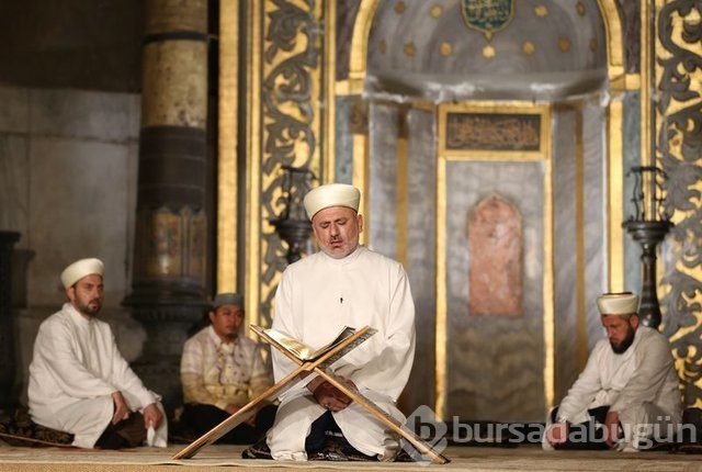 Ayasofya'da 85 yıl sonra sabah ezanı