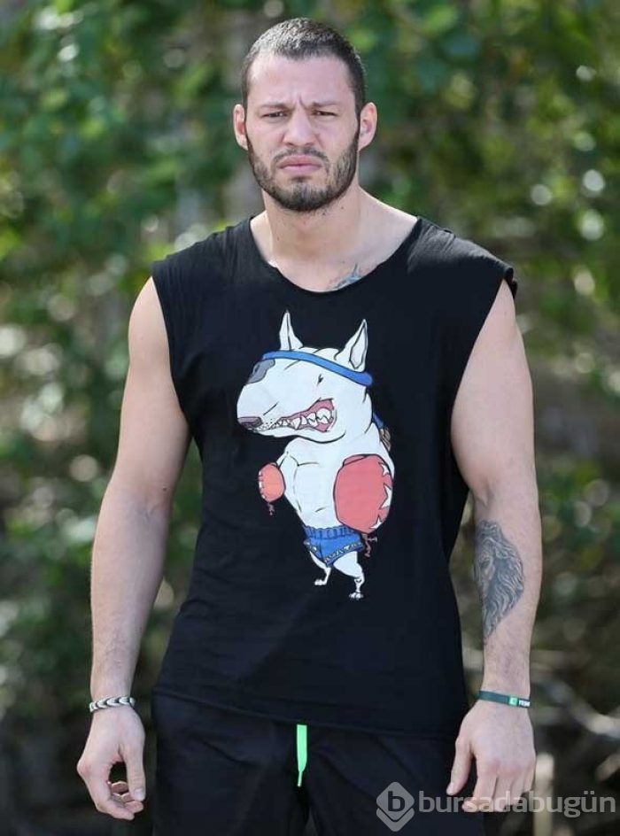Survivor Atakan'ın canlı yayında dikişlerini aldılar