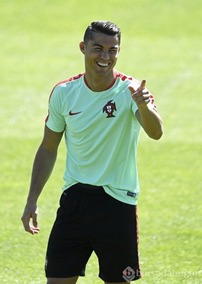 Cristiano Ronaldo'nun estetik ameliyatları