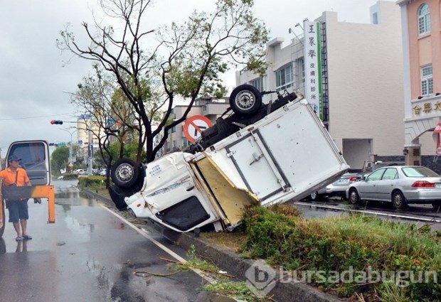 Çin'de Nepartak fırtınası 10 can aldı