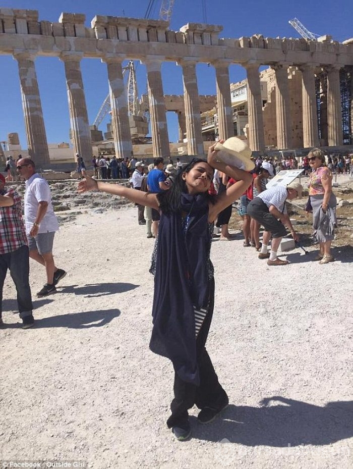 Kocasını evde bırakıp balayına yalnız gidince öyle fotoğraflar paylaştı ki...