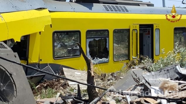 İtalya'da tren kazası! 