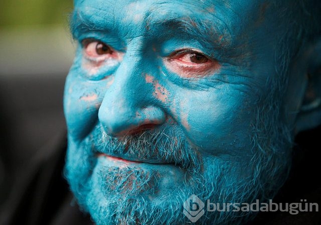Küresel ısınmaya dikkat çekmek için sokaklarda çırılçıplak gezdiler