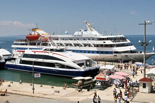 Avşa Adası'nda adım atacak yer kalmadı