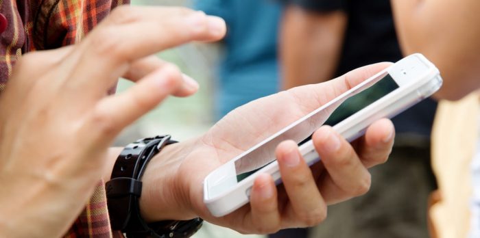 Telefonunuzun ekranı sizi kör edebilir!