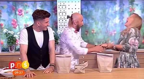 Canlı yayında inanılmaz kaza sunucuya m&acirc;l oldu!