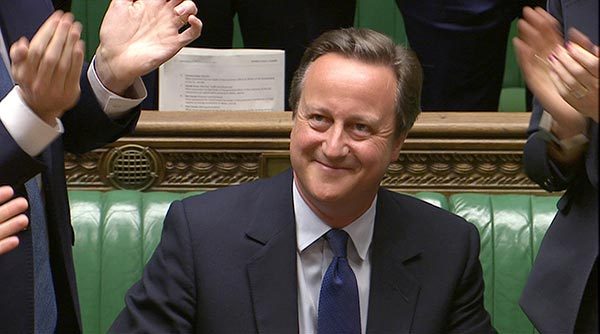 Cameron istifasını sundu