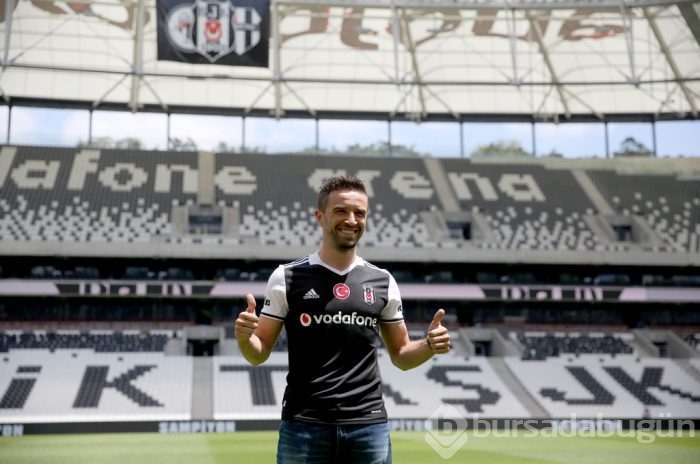 Fenerbahçeli taraftarlardan Gökhan Gönül tepkisi