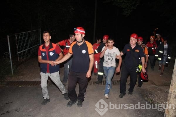 Bursa'da Uludağ eteklerinde mahsur kalan 4 çocuk, 5 saatte kurtarıldı