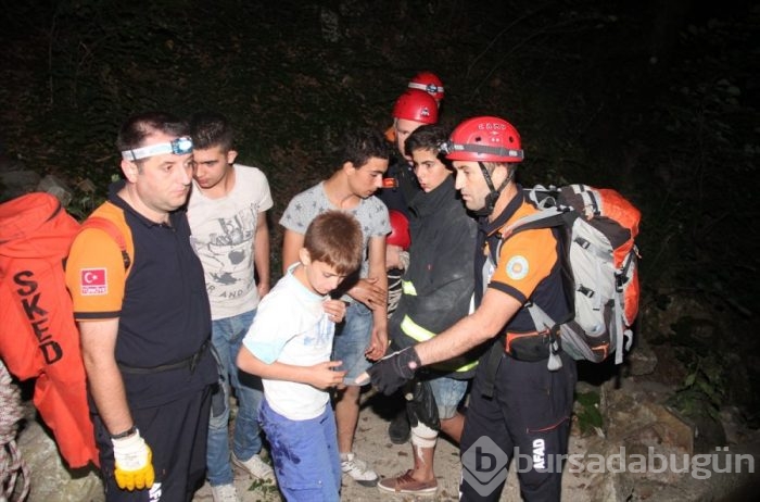Bursa'da Uludağ eteklerinde mahsur kalan 4 çocuk, 5 saatte kurtarıldı