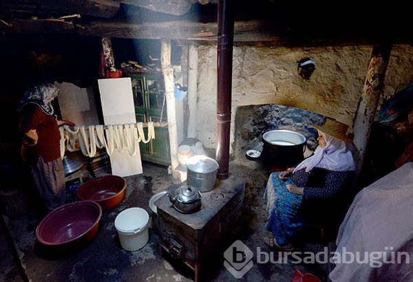 Kazanlar çeçil peyniri için kaynadı