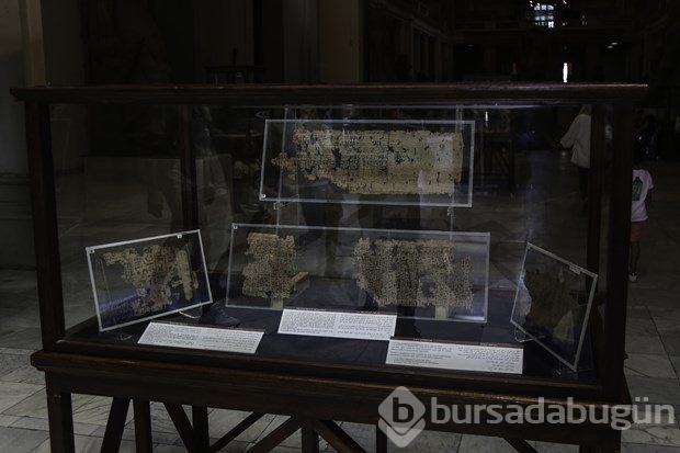 Firavun Khufu dönemine ait papirus kağıtları sergilendi