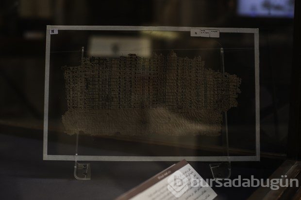 Firavun Khufu dönemine ait papirus kağıtları sergilendi