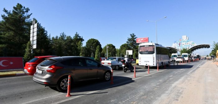 Antalya Havalimanı'ndaki 'güvenlik kuyruğu' bitmiyor!