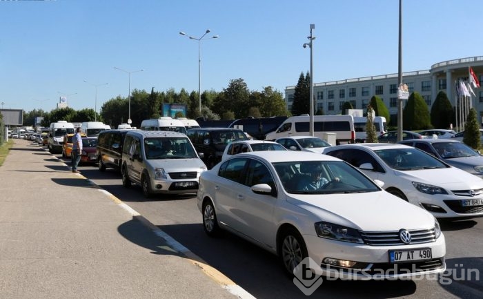 Antalya Havalimanı'ndaki 'güvenlik kuyruğu' bitmiyor!