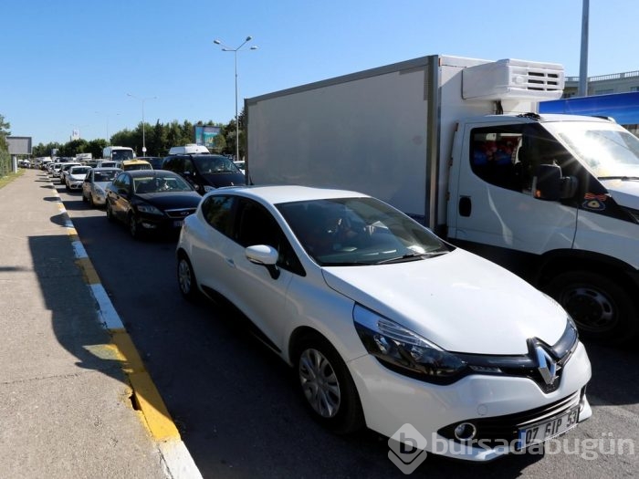 Antalya Havalimanı'ndaki 'güvenlik kuyruğu' bitmiyor!