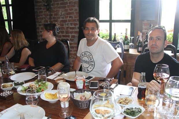 "Oya için oğlundan izin aldık!"