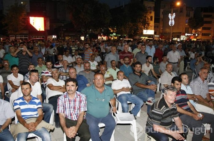 Bursa halkı 'darbe girişimi'ne karşı meydanlara indi!