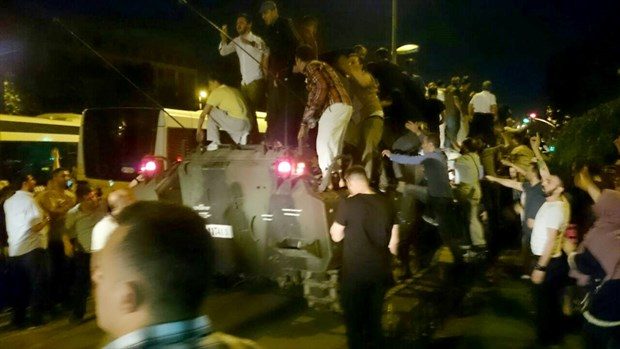 Halkın darbe girişimine tepkisi