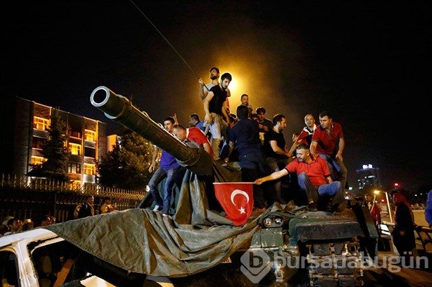 Dünya basınında darbe fotoğrafları