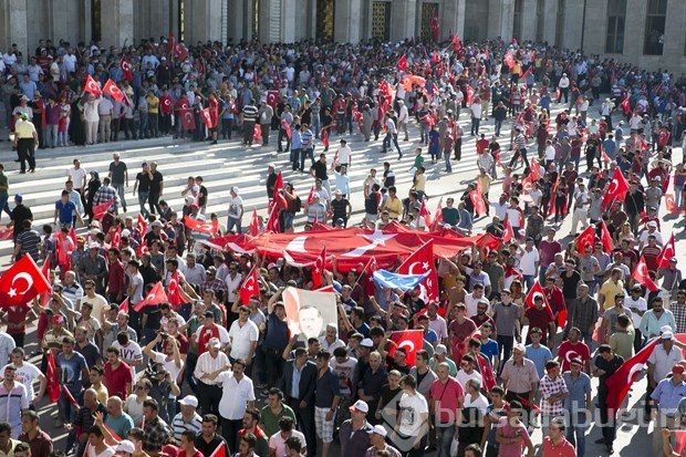 Vatandaş mecliste toplandı