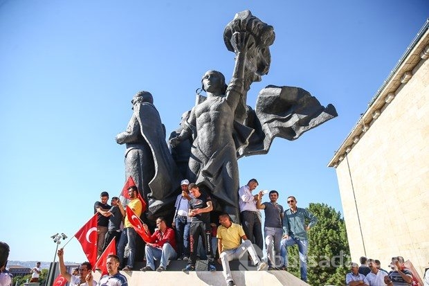 Vatandaş mecliste toplandı