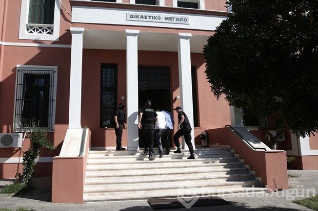 Darbeci askerler Yunan savcılığına sevk edildi