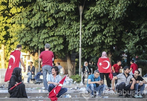 Sabaha kadar beklediler