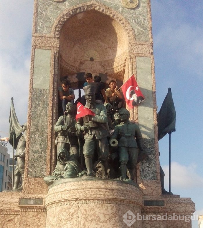 Sabaha kadar beklediler