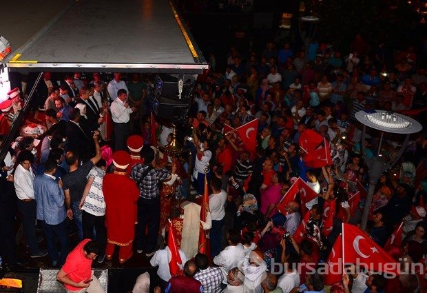 Darbe girişimine yurtta tepki devam ediyor