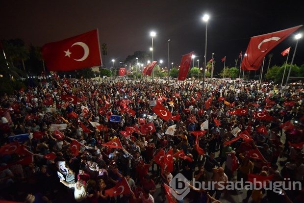 Darbe girişimine yurtta tepki devam ediyor